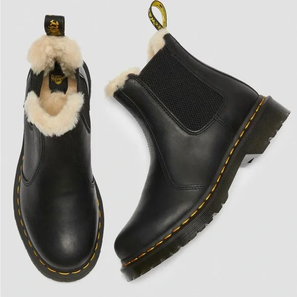 NWT Dr. Martens 2976 Faux Fur Lined Leather Chelsea in Black Burnished Wyoming - Picture 3 of 15